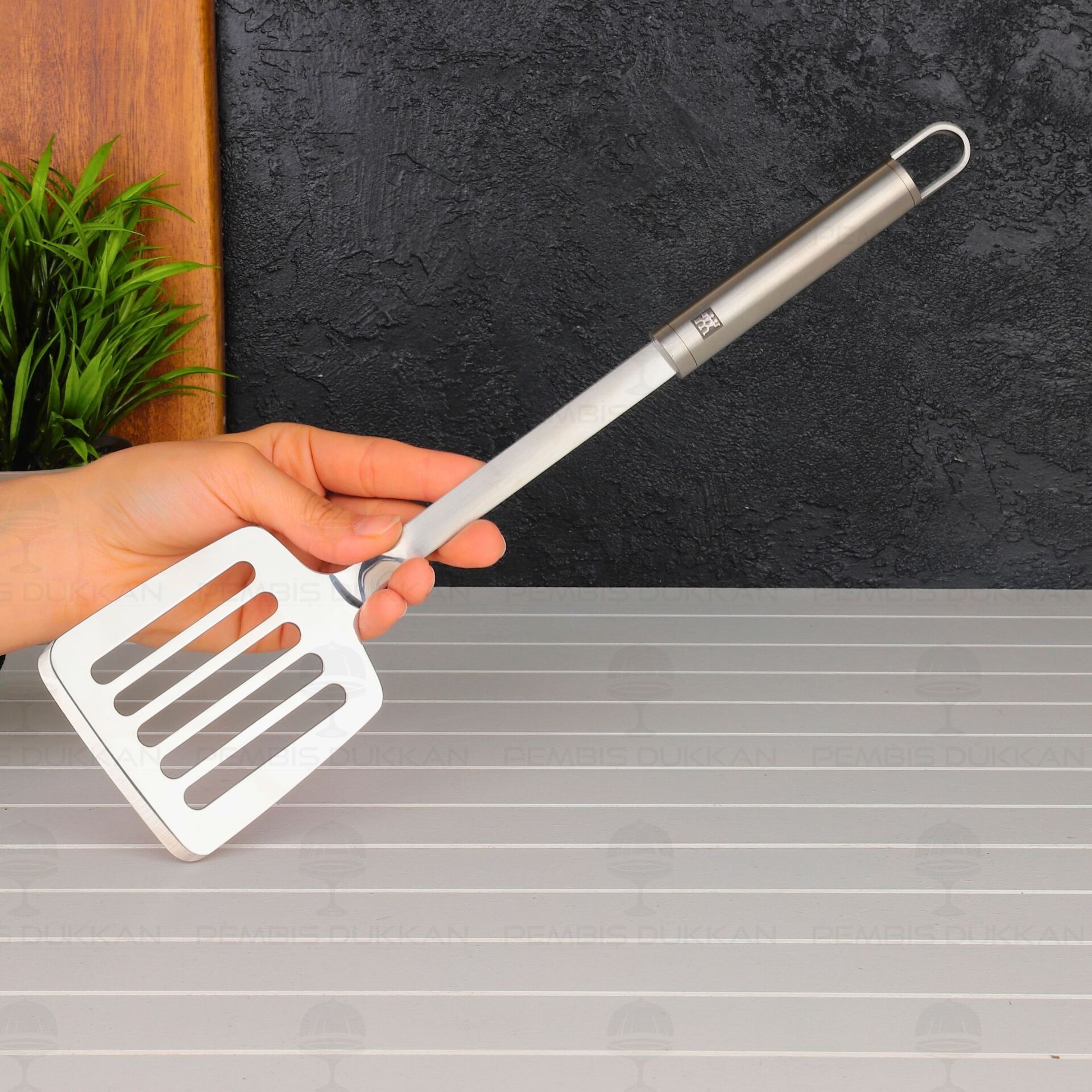Zwilling Pro Kızartma Spatulası 18/10 Paslanmaz Çelik 35 cm