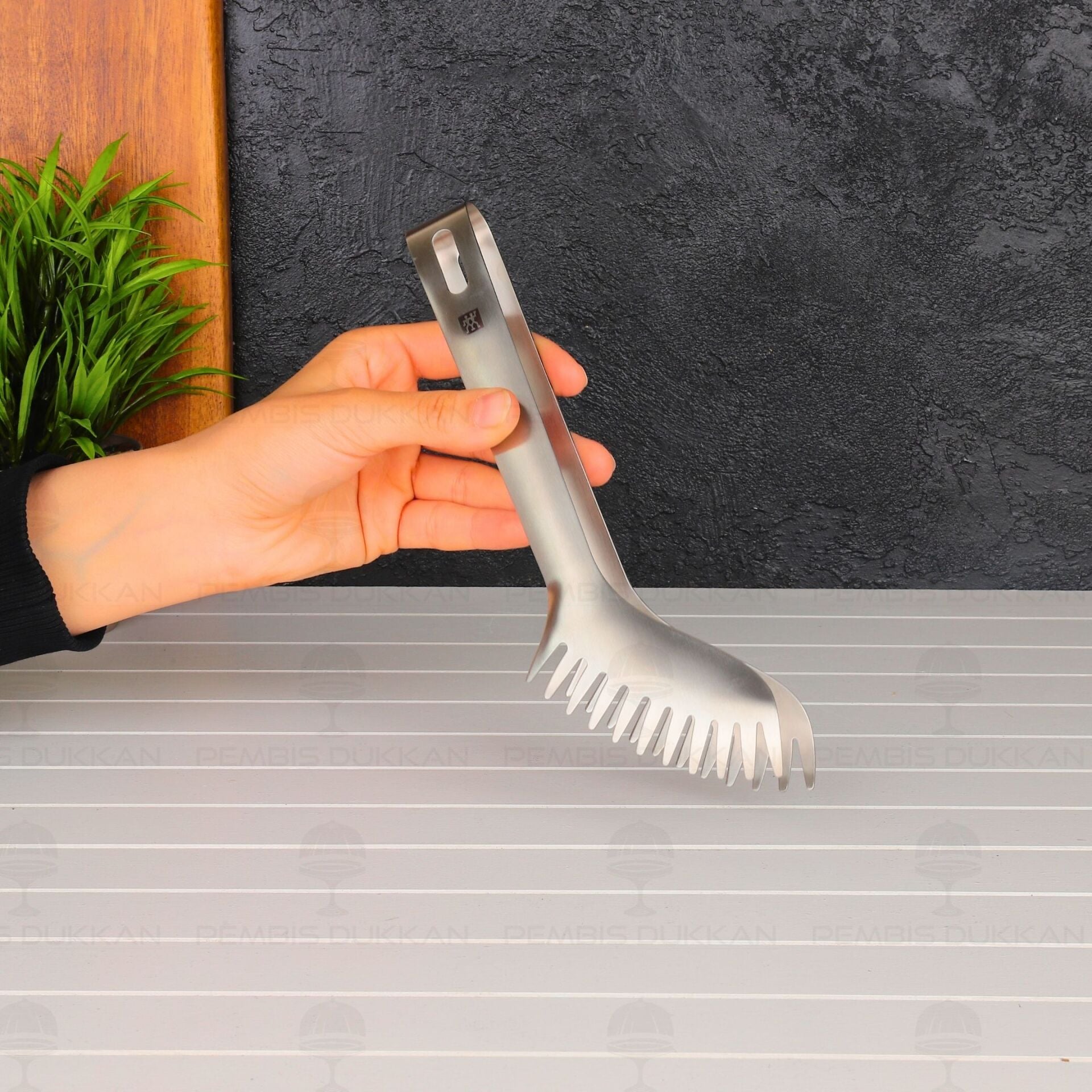 Zwilling Pro Makarna Maşası 18/10 Paslanmaz Çelik 24 cm 371600160