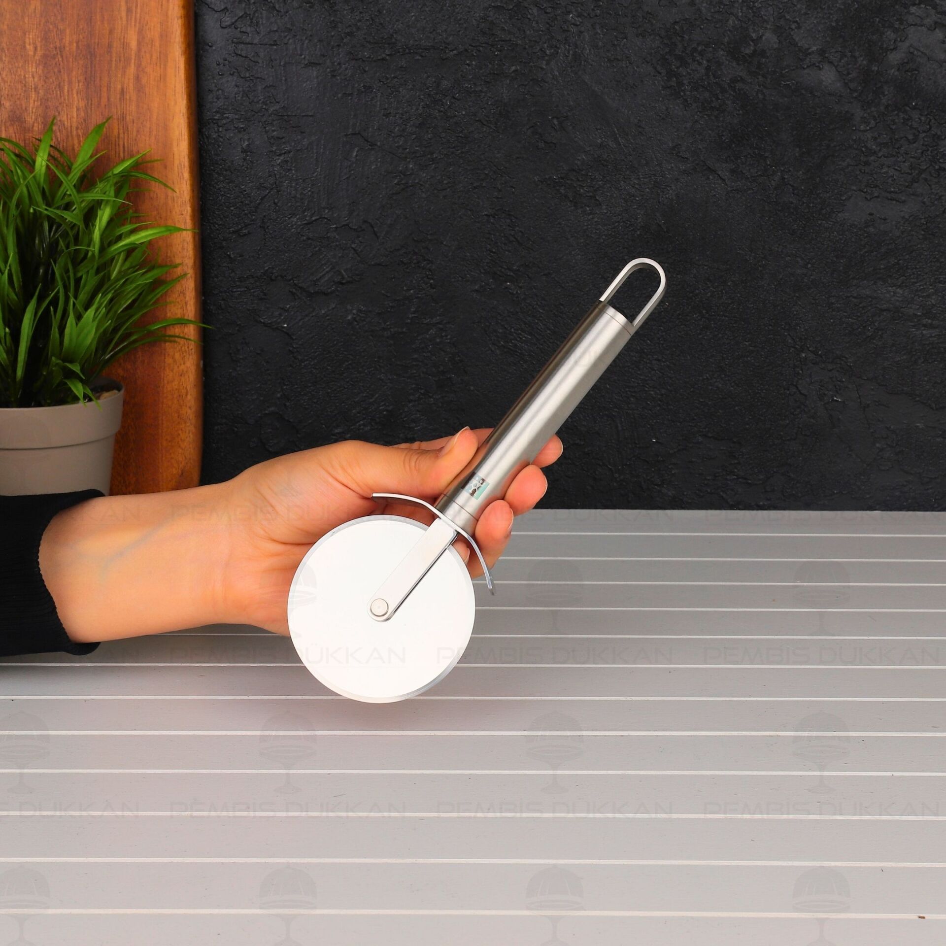 Zwilling Pro Pizza Kesici 18/10 Paslanmaz Çelik 20 cm 1002546