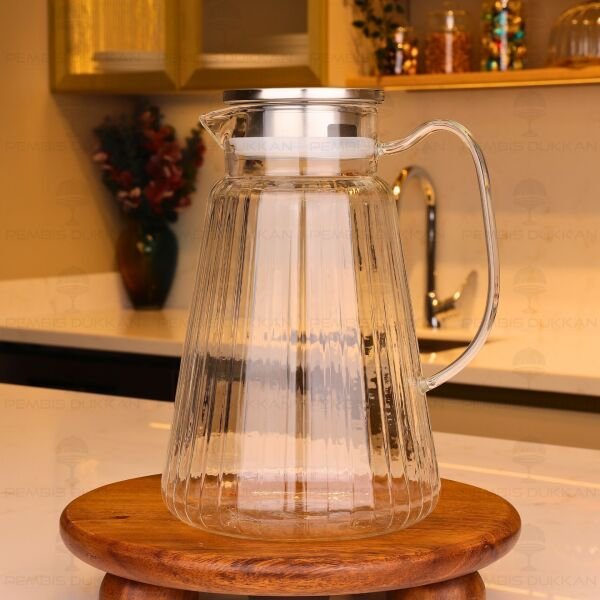 1800ml Çizgili, Metal Kapaklı Borosilikat Cam Sürahi (77005)