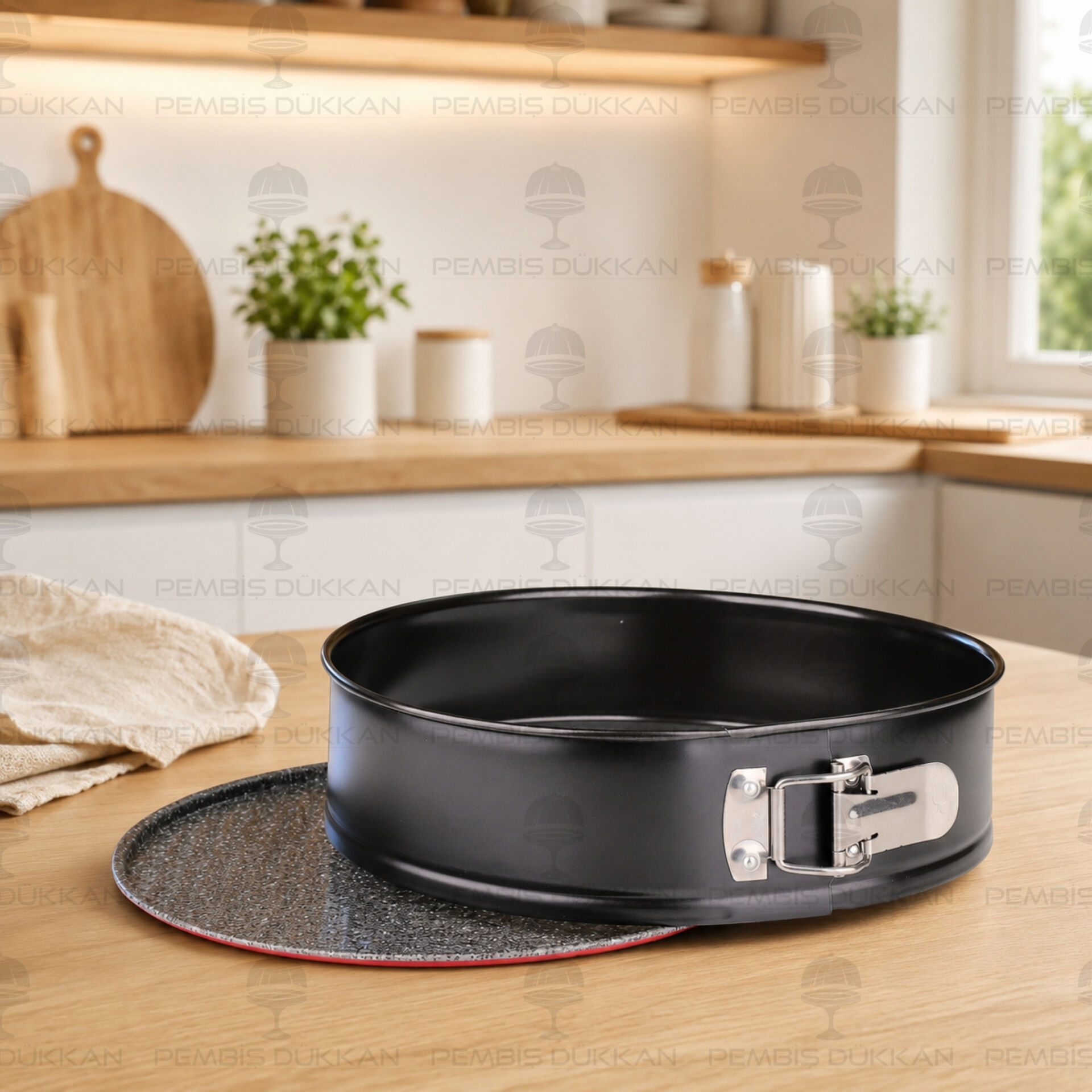 Guardini 26 cm Kırmızı Altlıklı Kelepçeli Kek Kalıbı