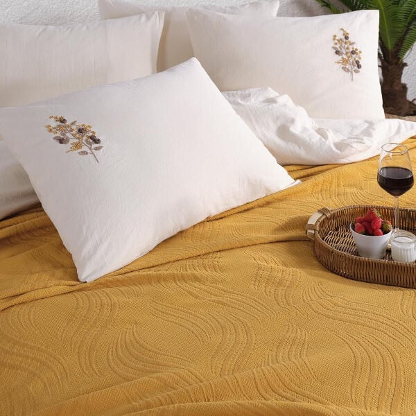 Royal Crest Çift Kişilik Nevresimli Pike Takımı Hardal